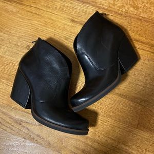 Korks Gemini Bootie sz 6M